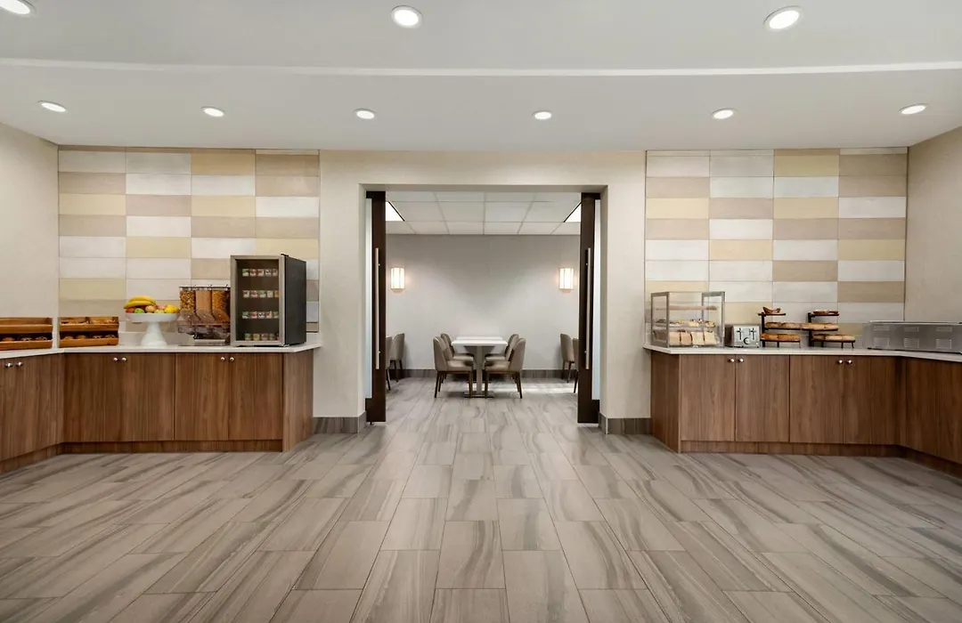 La Quinta Inn By Wyndham Vancouver Airport-1