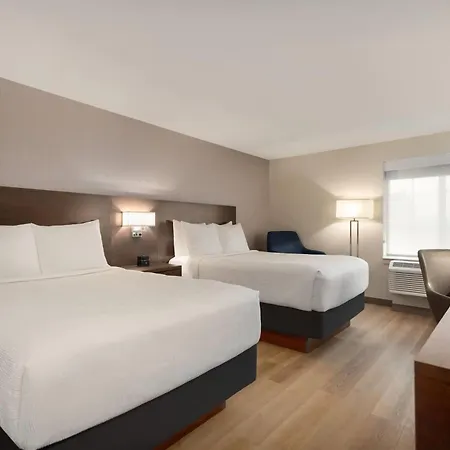 La Quinta Inn By Wyndham Vancouver Airport-2